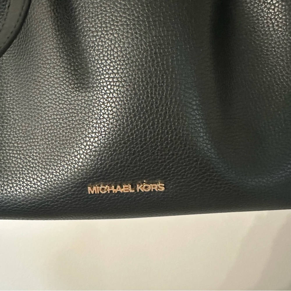 Michael Kors Women’s Black Pebbled Large Leather Tote with Snap Closure GUC - Picture 4 of 12
